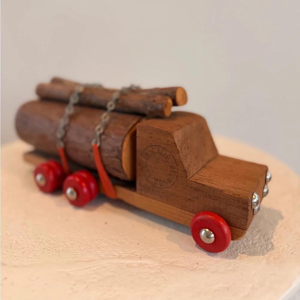 VINTAGE HANDMADE CALIFORNIA REDWOOD LOGGING LOGO TRUCK‎ WOODEN TOY SOUVENIR
